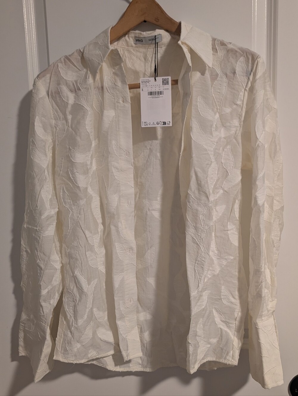 NWT MANGO Floral embroidery blouse - Size XS & S